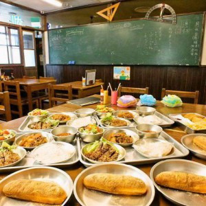 個室居酒屋 6年4組：『懐かし給食コース』