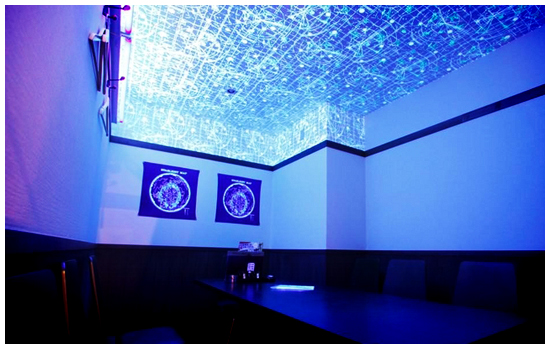 個室居酒屋 6年4組：プラネタリウムの部屋