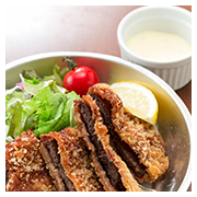 個室居酒屋 6年4組:あのころの鯨カツ